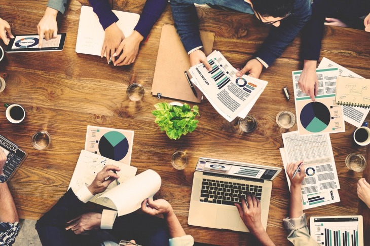 Why Some Brands Are Going the Hybrid Way for Their Marketing Needs